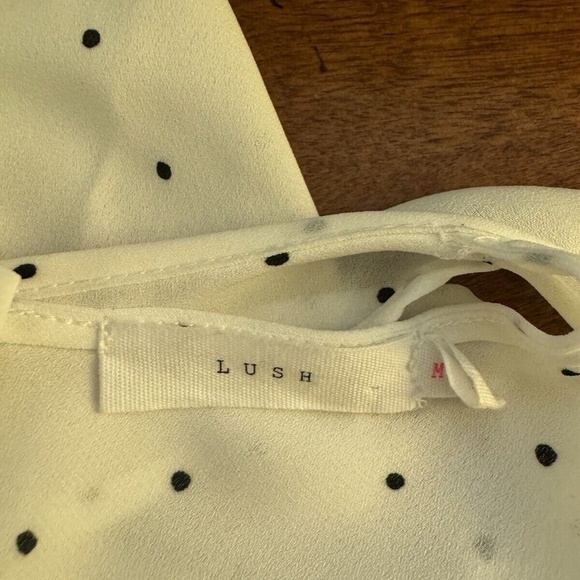 Lush Medium White w/Black Polka Dots Sleeveless Button-Back Blouse - EUC - Picture 4 of 5